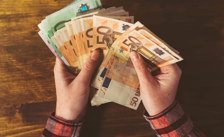 Hollanda’da ailelerde parayı kadın mı erkek mi yönetiyor?