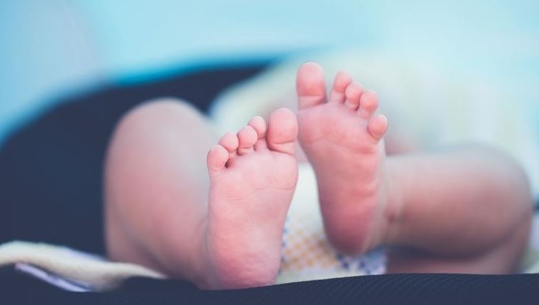 Eroin yutan 2 yaşındaki bebek ölümden döndü