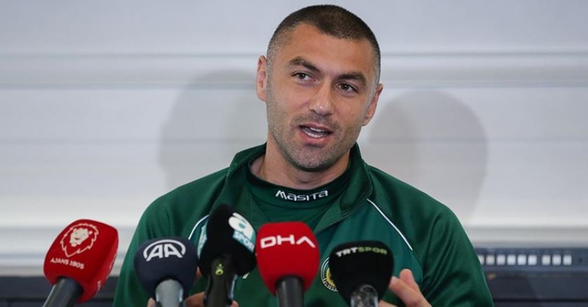 Kariyerine Hollanda’da devam eden Burak Yılmaz, teknik direktörlüğe hazırlanıyor