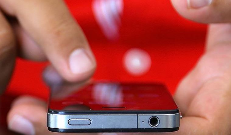 Hollandalılar akıllı telefonlarını giderek daha uzun süre kullanıyor