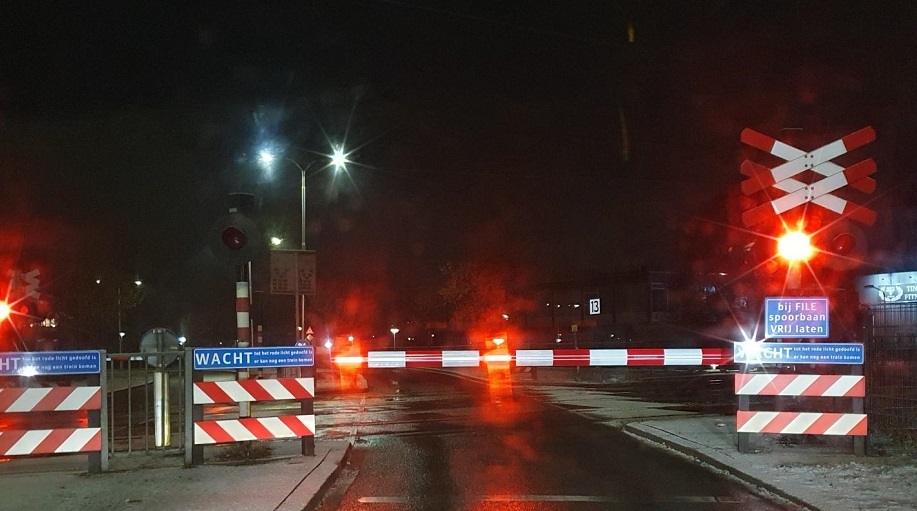 Hollanda’da tren istasyonunda bomba ihbarı: Yolcular tahliye edildi