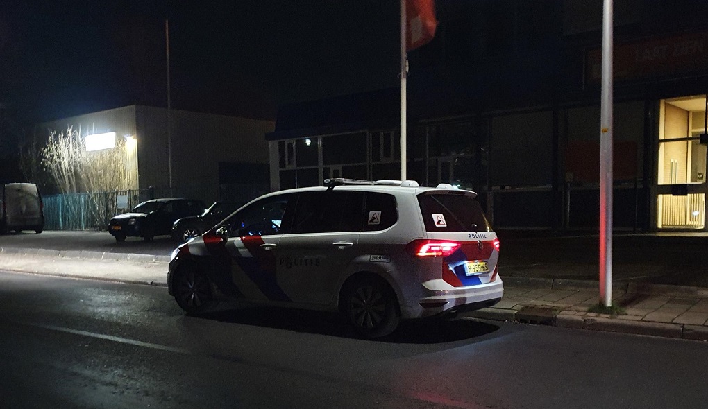 Hollanda sınırında yanmış aracın bagajında erkek cesedi bulundu