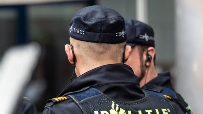 Hollanda polisi 8800 kişiye korona cezası kesti