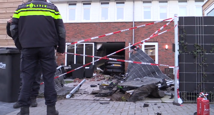 Hollanda polisi 100 bin Avro’luk arabayla eve giren sürücüyü arıyor