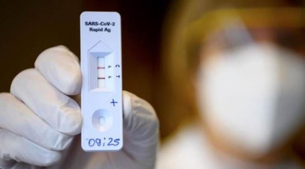 Hollandalı eğitimciler için milyonlarca test kiti ayrıldı