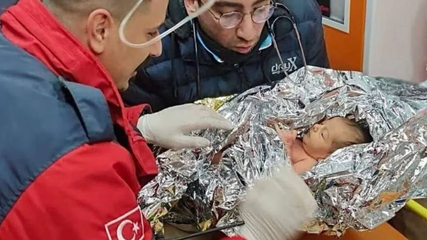 Hollanda’dan deprem bebeklerine acil mama kampanyası