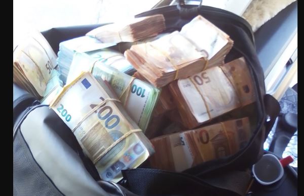 Bulgar gümrüğünde Türk sürücünün 700 bin Euro’suna el konuldu