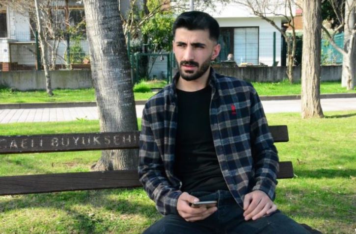Kendi ölüm haberini sahnede aldı: Gerçeği annesinin ısrarlı aramasıyla anladı