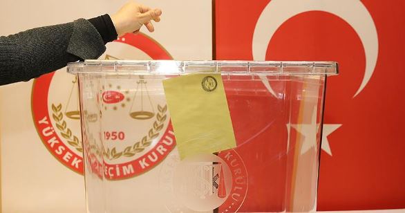 Türkiye’deki seçimlerde oy kullanmak isteyen gurbetçilere önemli yeni duyuru -Video haber-