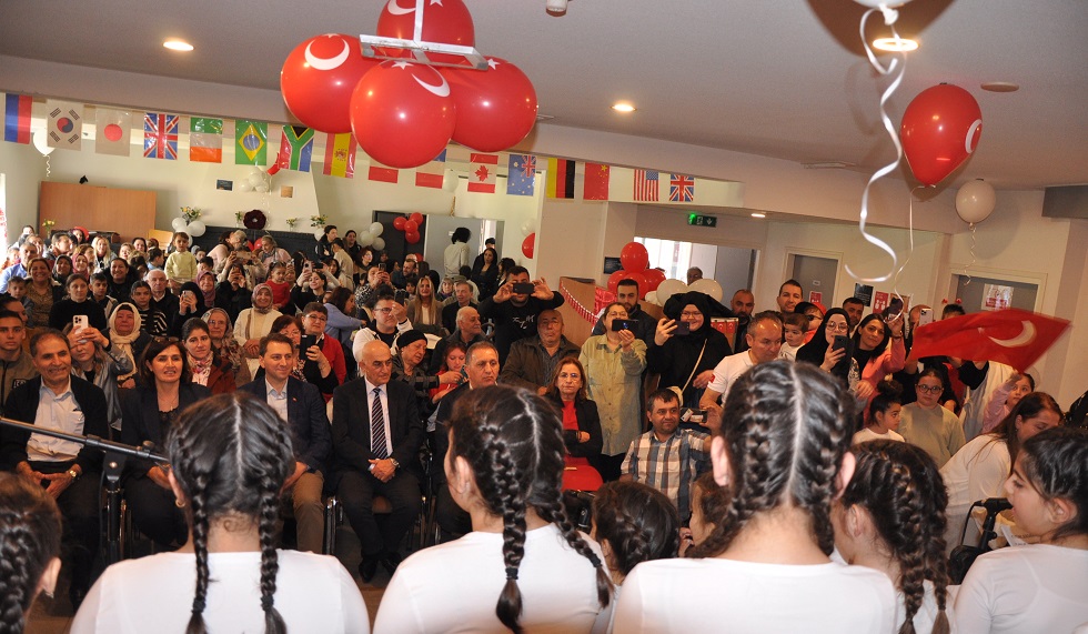Hollanda’da 23 Nisan Ulusal Egemenlik ve Çocuk Bayramı coşkuyla kutlandı