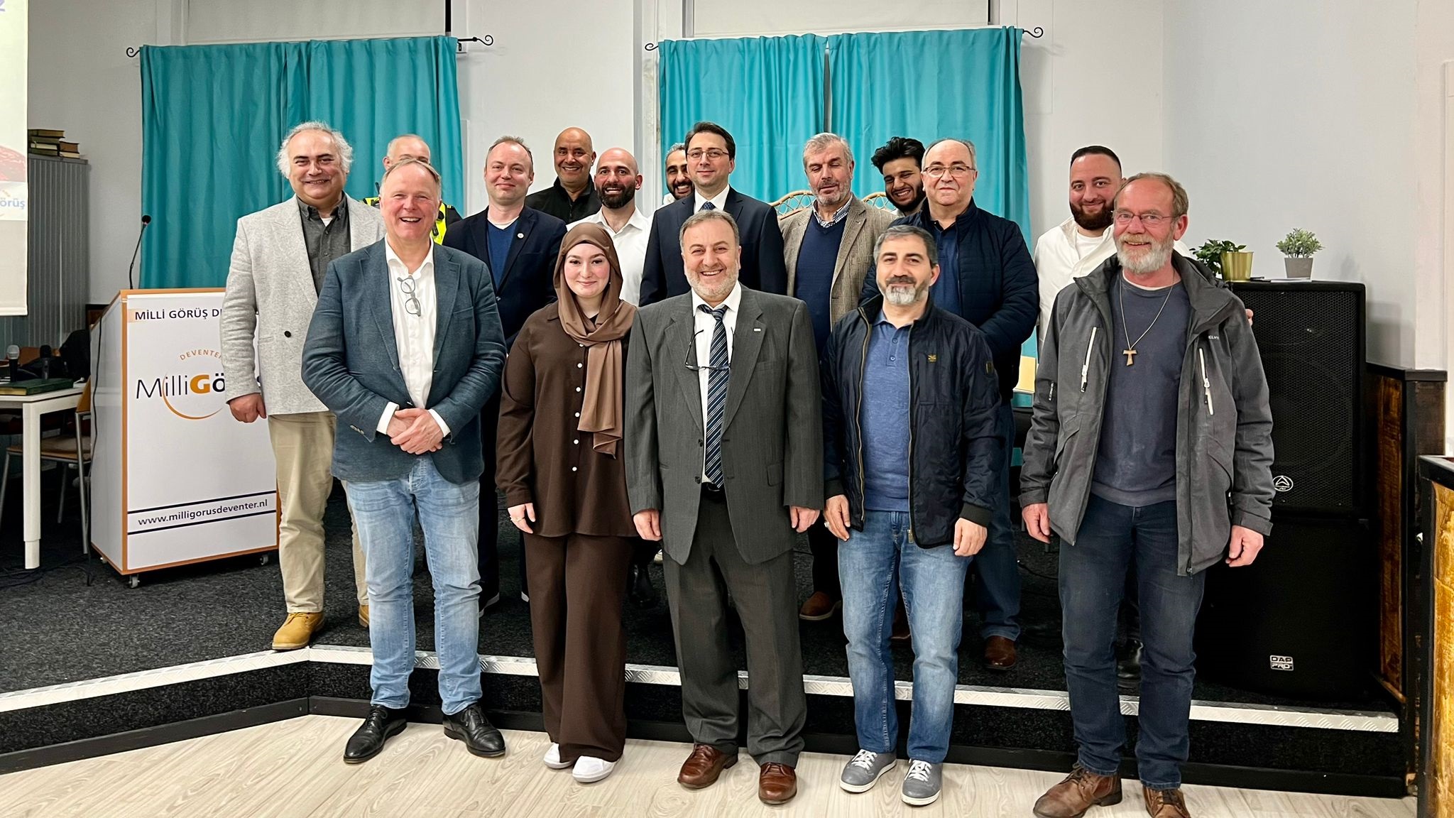 Deventer Sultan Abdülhamid Han Camii geleneksel iftarına yoğun katılım