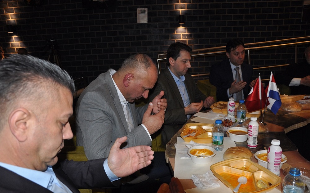 Hollanda Türklerinin iftar kucaklaşması devam ediyor -VİDEO HABER-