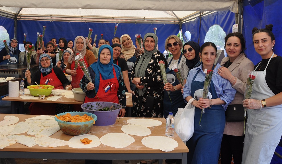 ALMELO TÜRK KÜLTÜR GÜNLERİ’NE BÜYÜK KATILIM