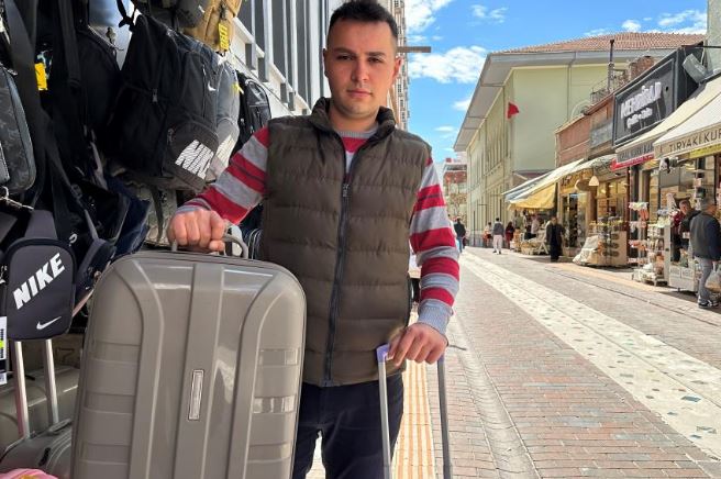 Bavul satıcılarının umudu da gurbetçiler