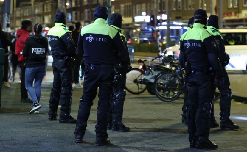 Hollanda yol kapatarak eylem yapan 1579 eylemciyi gözaltına aldı