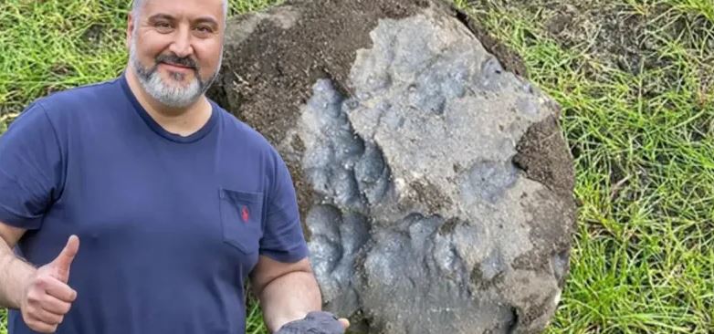 Evinin bahçesine göktaşı düşen gurbetçiye 200 bin Euro teklif