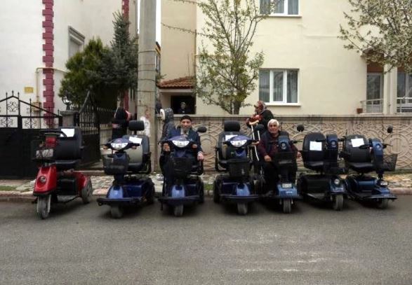 Hollanda’da engelli kalan gurbetçi kadın, Türkiye’deki engellilere yardım eli uzatıyor