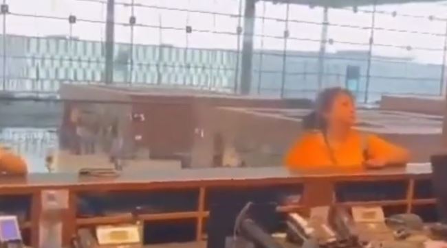 Uçağı kaçıran gurbetçi sinir krizi geçirdi: “Müdürü çağırın”