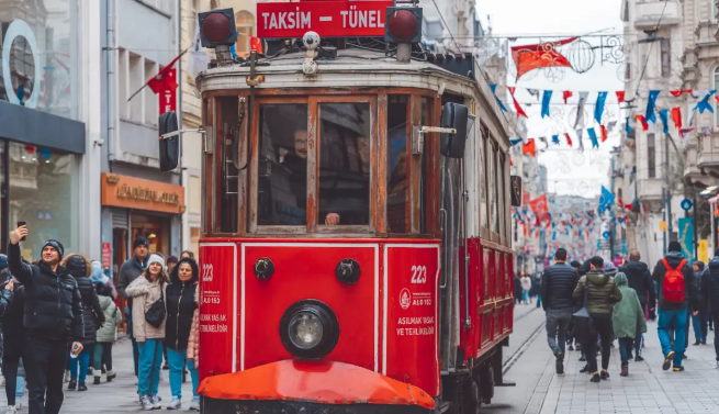 Siz siz olun Türkiye’de birine ‘Pis Alman’ ya da ‘Hitler’ demeyin