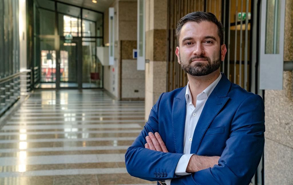 DENK Partisi’nde yeni dönem: Rizeli Stephan van Baarle Grup Başkanı seçildi ve liderliğe aday