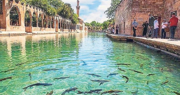 Depremden sonra Şanlıurfa Balıklı Göl