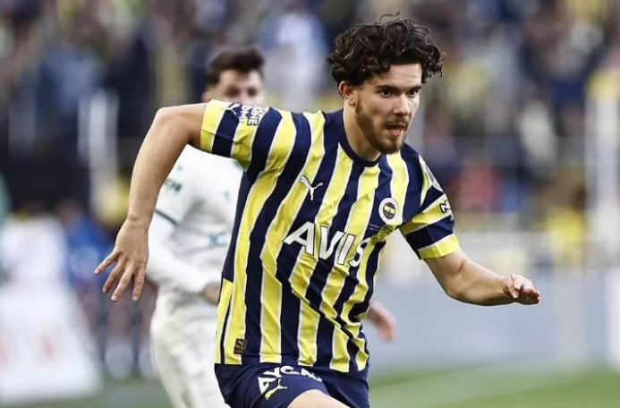 Ünlü futbolcunun Hollanda’daki babasından mesaj var