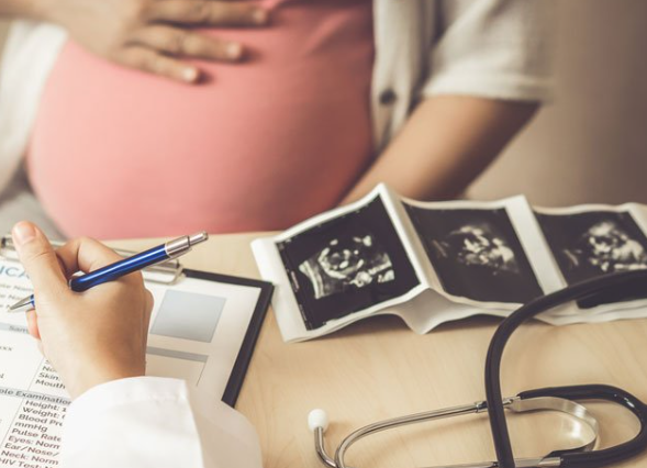 Hollanda’da bir klinik skandalı daha: Laboratuvar çalışanı kendi spermiyle 11 çocuk yapmış