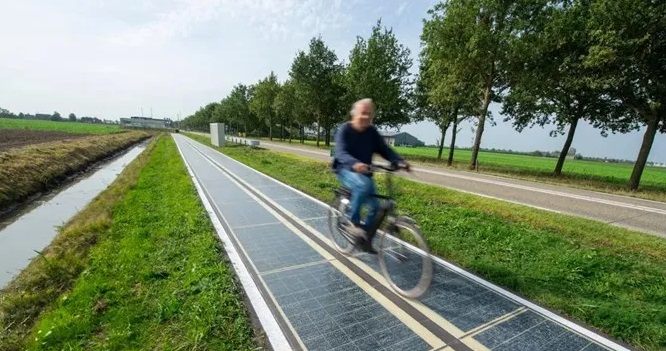 Elektrik üretmek isteyen Hollanda güneş enerjili iki bisiklet yolunu hizmete açtı
