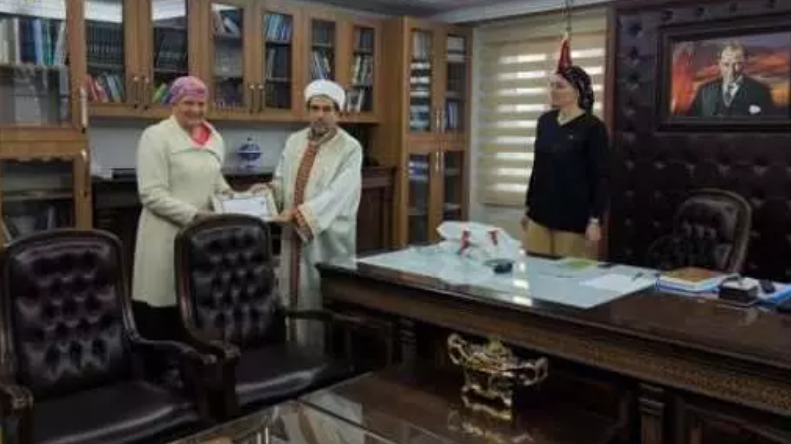 Hollandalı Louisa Aydın’da Müslüman oldu
