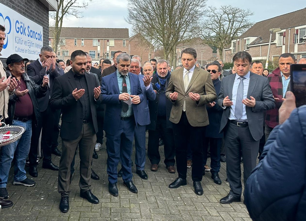Deventer Gök Sancak Kültür ve Eğitim Merkezi dualarla açıldı
