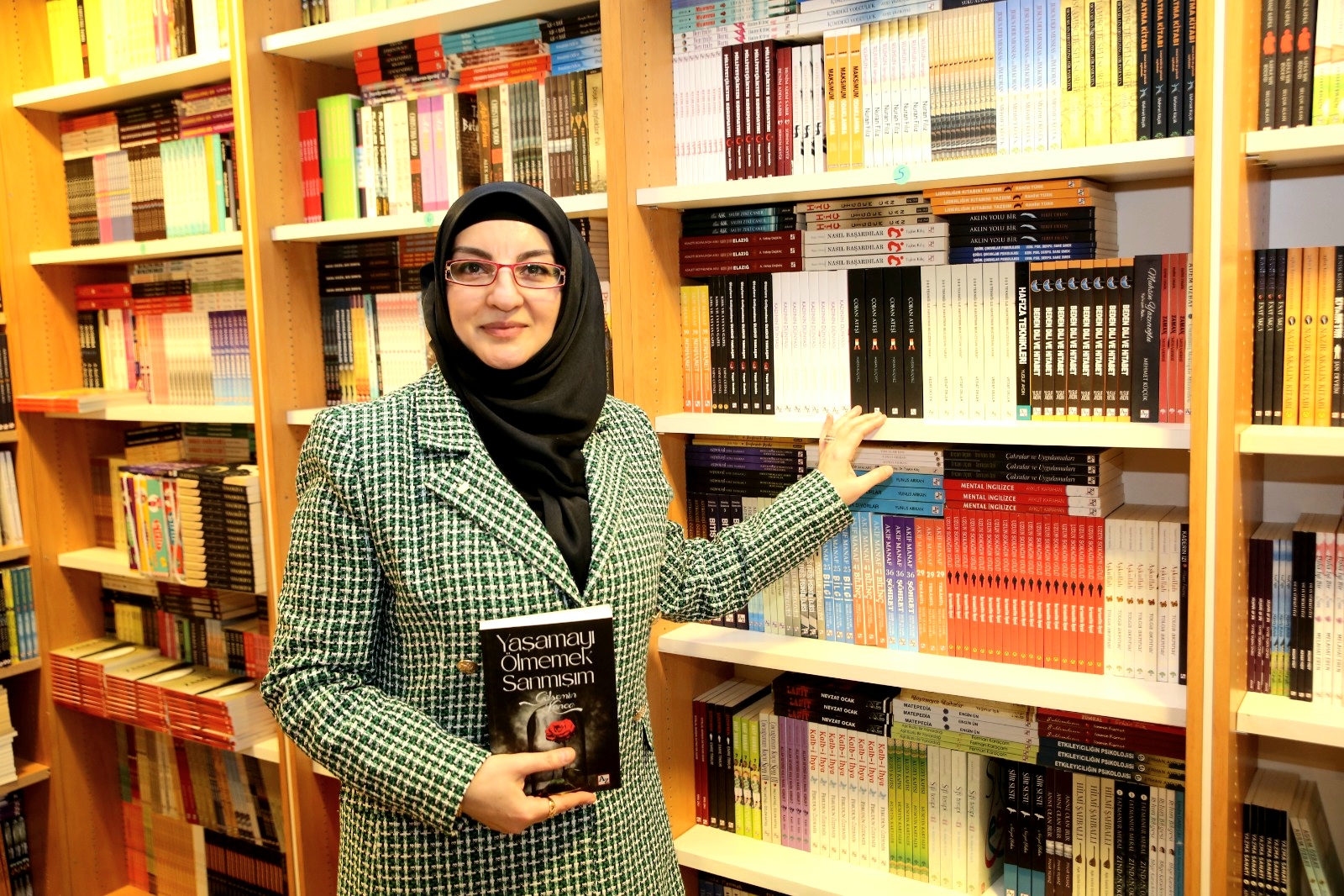 Ünlü Yazar Gülsemin Konca’nın ‘Yaşamayı Ölmemek Sanmışım’ kitabı galasına büyük ilgi