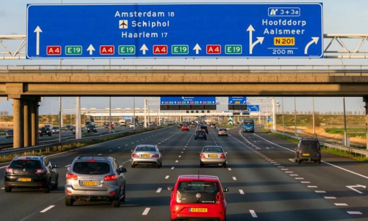 Bir bu eksikti: Hollanda otoyollarındaki trafik akışını bekleyen kötü senaryo