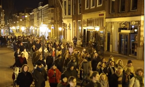 Taciz olaylarının arttığı Hollanda şehrinde protesto: “Uslu durmak zorundasınız”