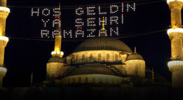 Almanya’da bir ilk: Ramazan ayı boyunca kamusal alanlar süslenecek