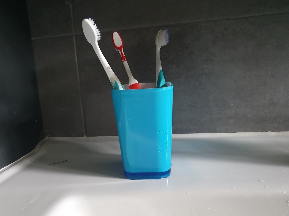 Duşta diş fırçalanır mı?