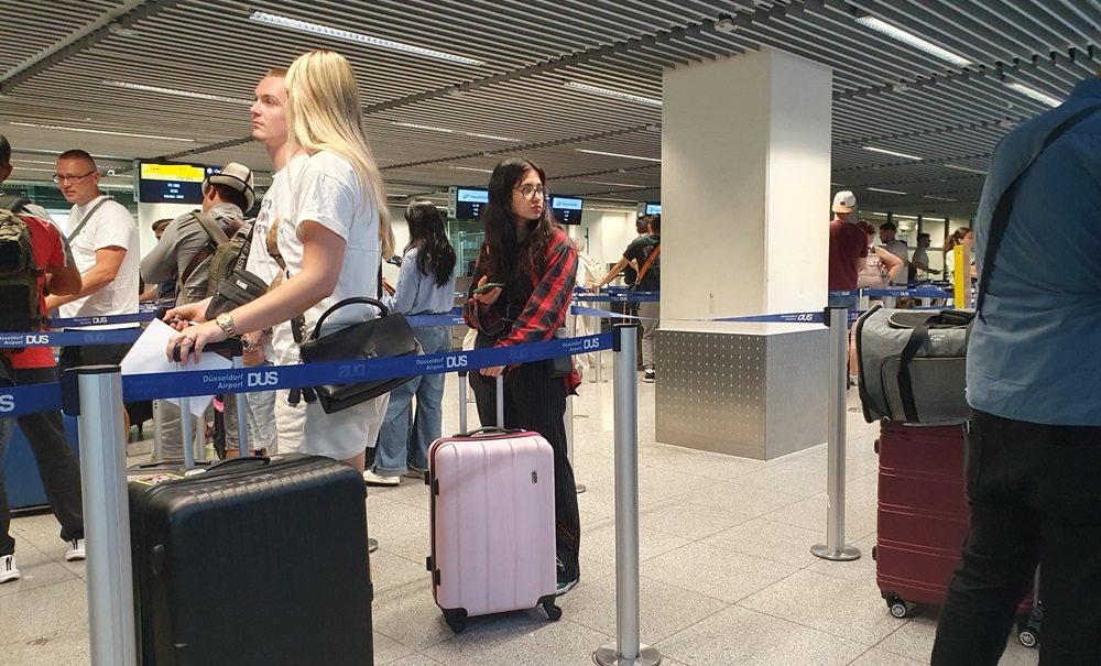 dusseldorf-havalimani-almanya-valiz-seyahat-2024-1