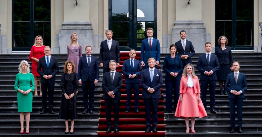 Hollanda hükümeti pamuk ipliğine bağlı!