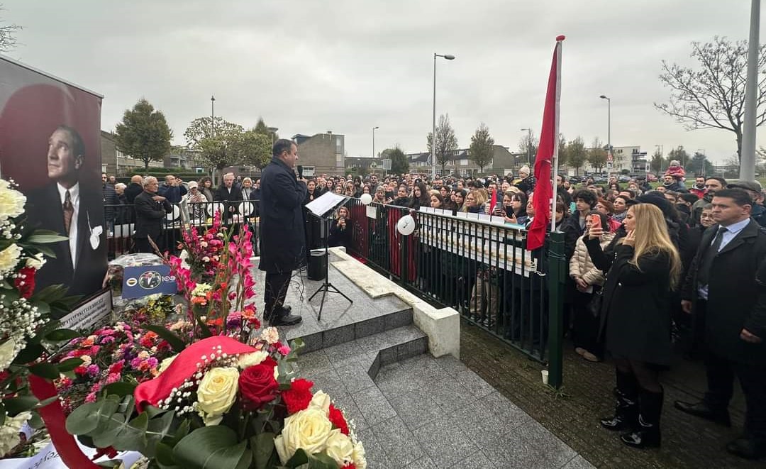 Amsterdam’da Mustafa Kemal Atatürk anıldı