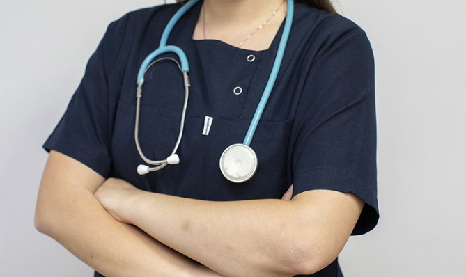 Zorbalık nedeniyle dışlanan hemşireye 41 bin sterlin tazminat