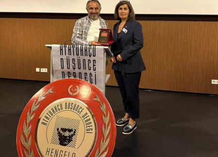 Hengelo’da anlamlı kutlama: Son tepe Anadolu ile 19 mayıs coşkusu