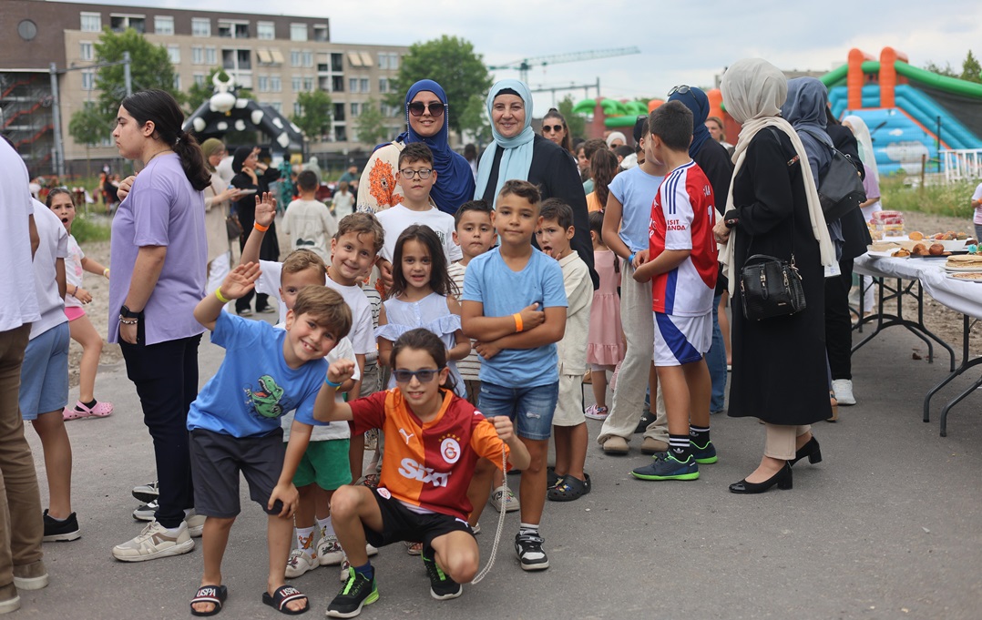 Almelo Yunus Emre Camii’nden miniklere yaz öncesi piknik coşkusu – VİDEO HABER-