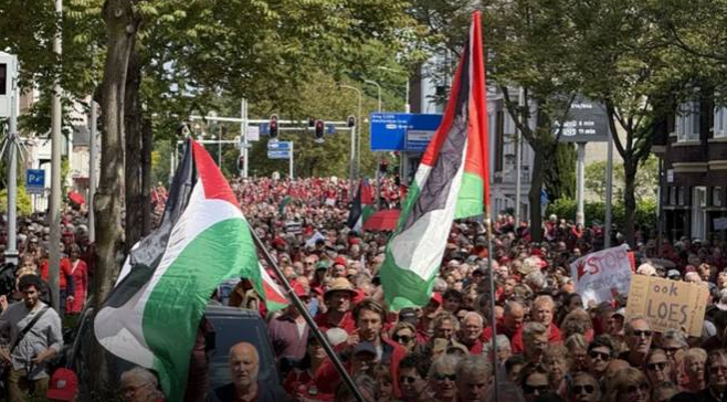 Hollanda’da 150 bin kişi hükümete, İsrail’e “kırmızı çizgi çek” dedi- TIKLA İZLE