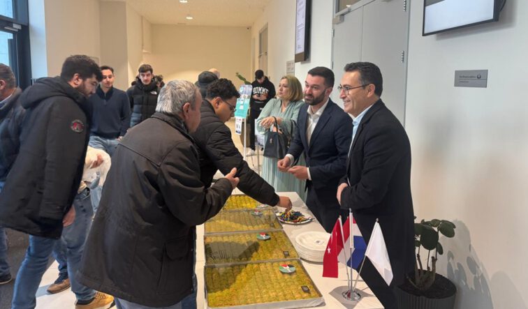 stephan-van-baarle-mustafa-kocabiyik-tesekkur-almelo-2025-1