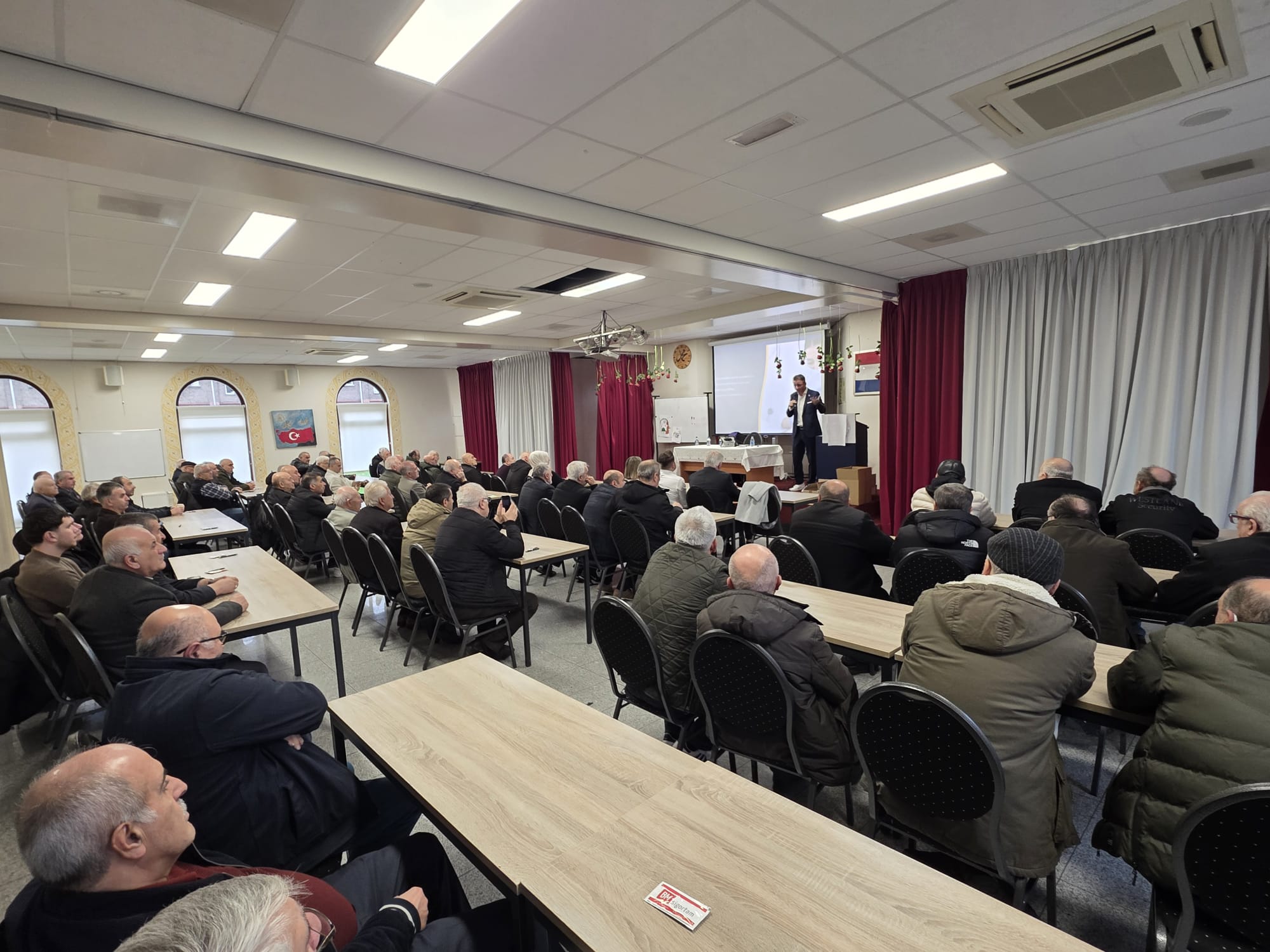 Deventer’de Sağlık Sigortası gündemi: 2026 dönemi masaya yatırıldı-TIKLA İZLE