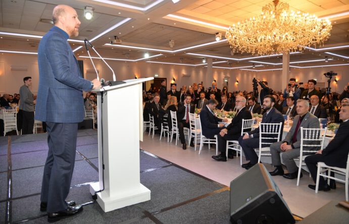 Amsterdam’da UID iftarında birlik, katılım ve ramazan atmosferi öne çıktı