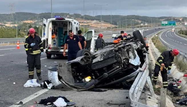 Gurbetçi aile dönüş yoluna geçti feci kazada can pazarı yaşandı